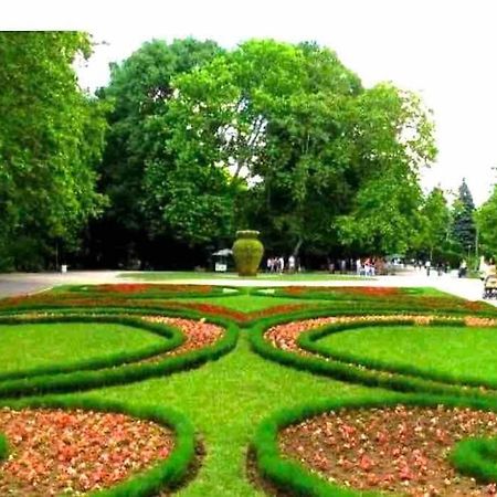 Green Park Apartment - Brand New Studio! Русе Екстер'єр фото