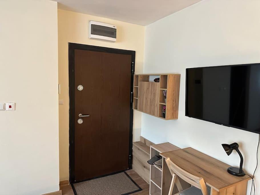 Green Park Apartment - Brand New Studio! Русе Екстер'єр фото
