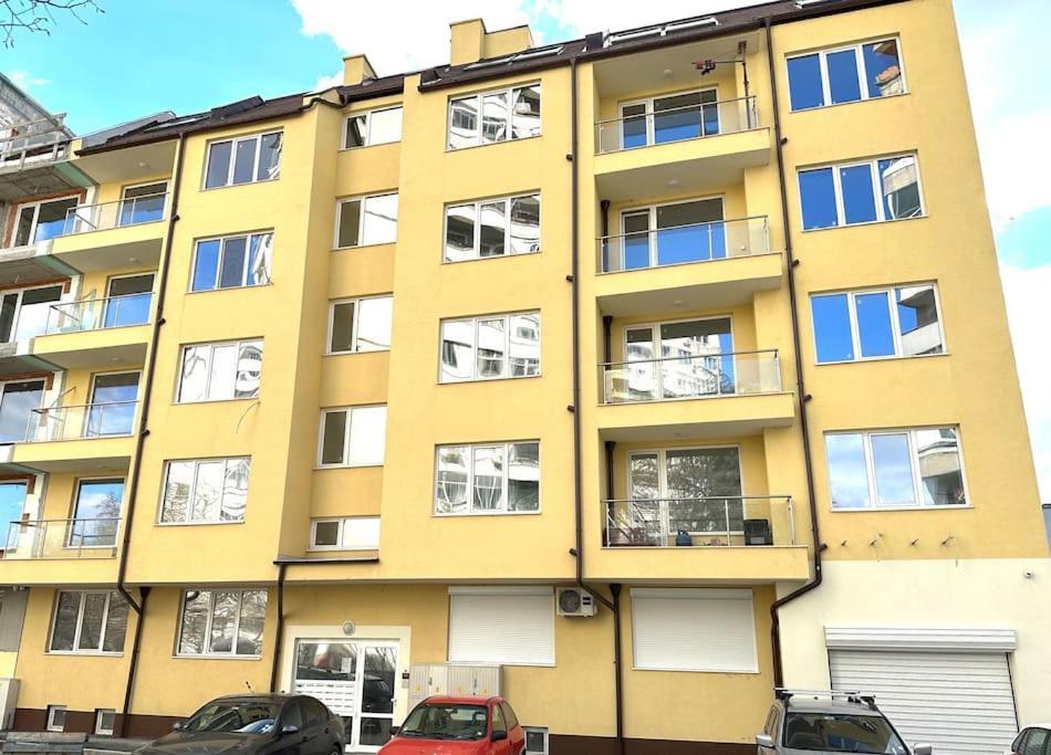 Green Park Apartment - Brand New Studio! Русе Екстер'єр фото